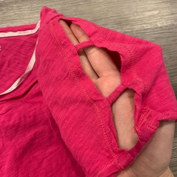 Calvin Klein | Pink T-shirt - Picture 2 of 3